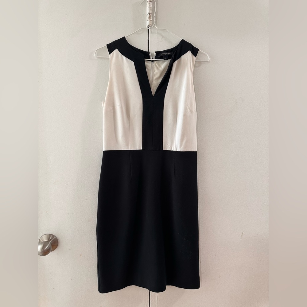 Banana Republic Black and White Sleeveless Dress